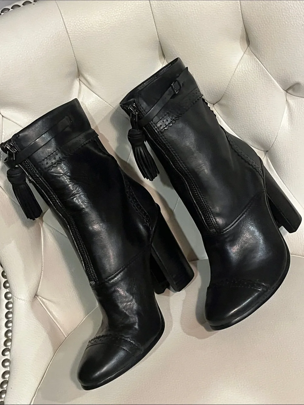 Tory Burch Black Leather Tassel Ankle Boots Front Zipper Rare Find Eye Catching